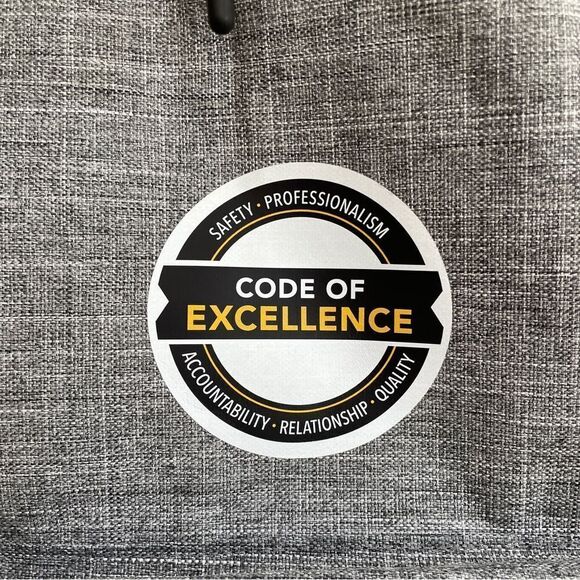 NEW WITH TAGS HERSCHEL CLASSIC BACKPACK IN RAVEN CROSSHATCH - Picture 3 of 8